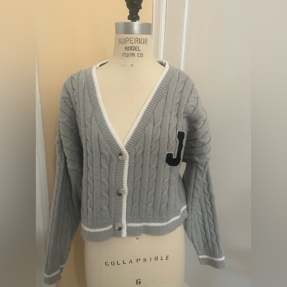 NWT Forever 21 Varsity Letter Sweater - Picture 2 of 4